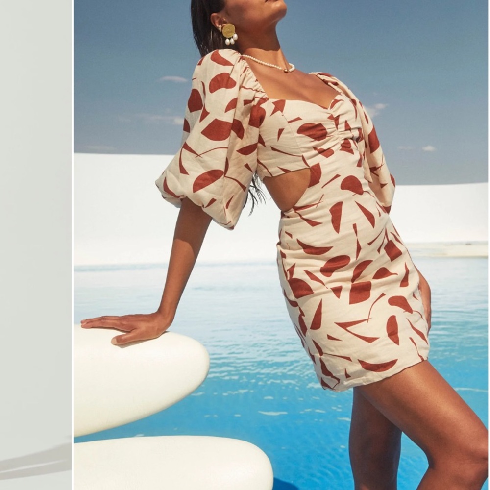 ASTR the label heather abstract print cutout bubble sleeve mini dress